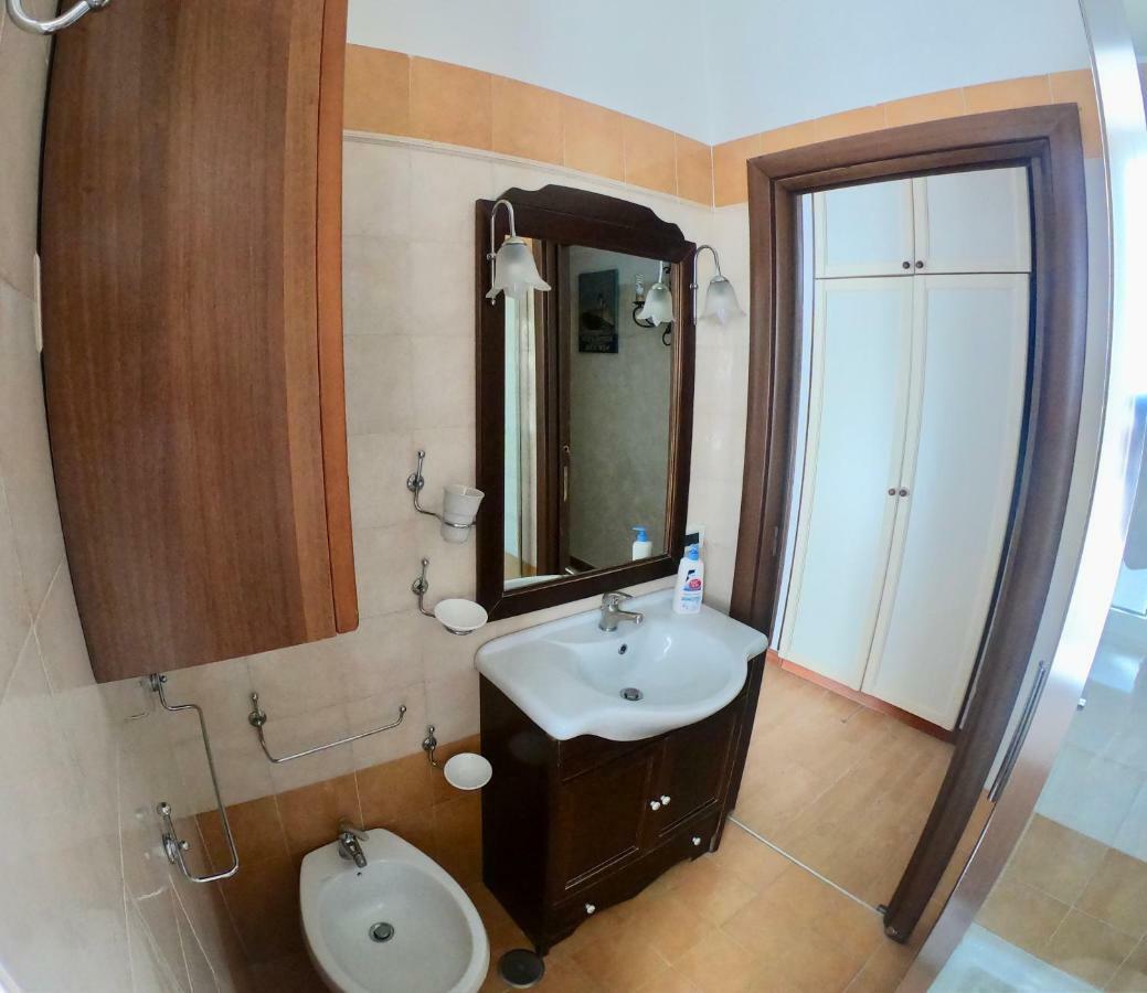 Di Sarno’s Guest House Appartamento Napoli Esterno foto